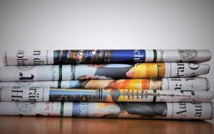 nettoyer les vitres avec papier journal